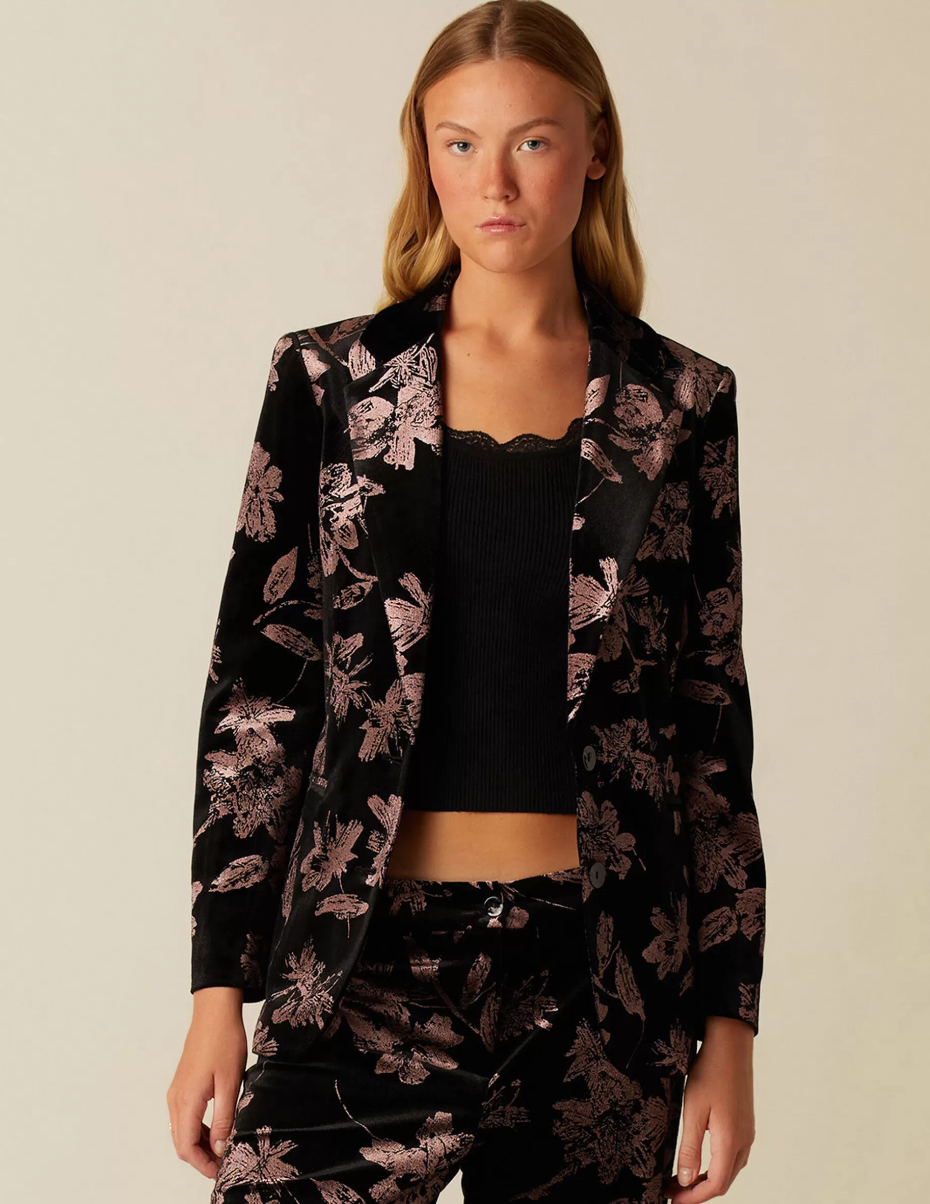 Outlet NÍCOLI BLAZER TERCIOPELO FLOR Mora